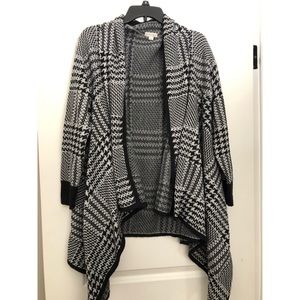 B/W Oversized Sweater